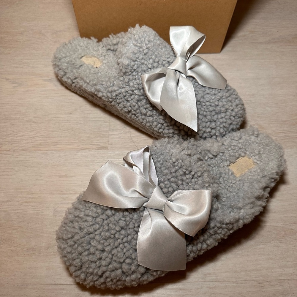 UGG Addison Sheepskin Slippers With Bow Gray Size 11